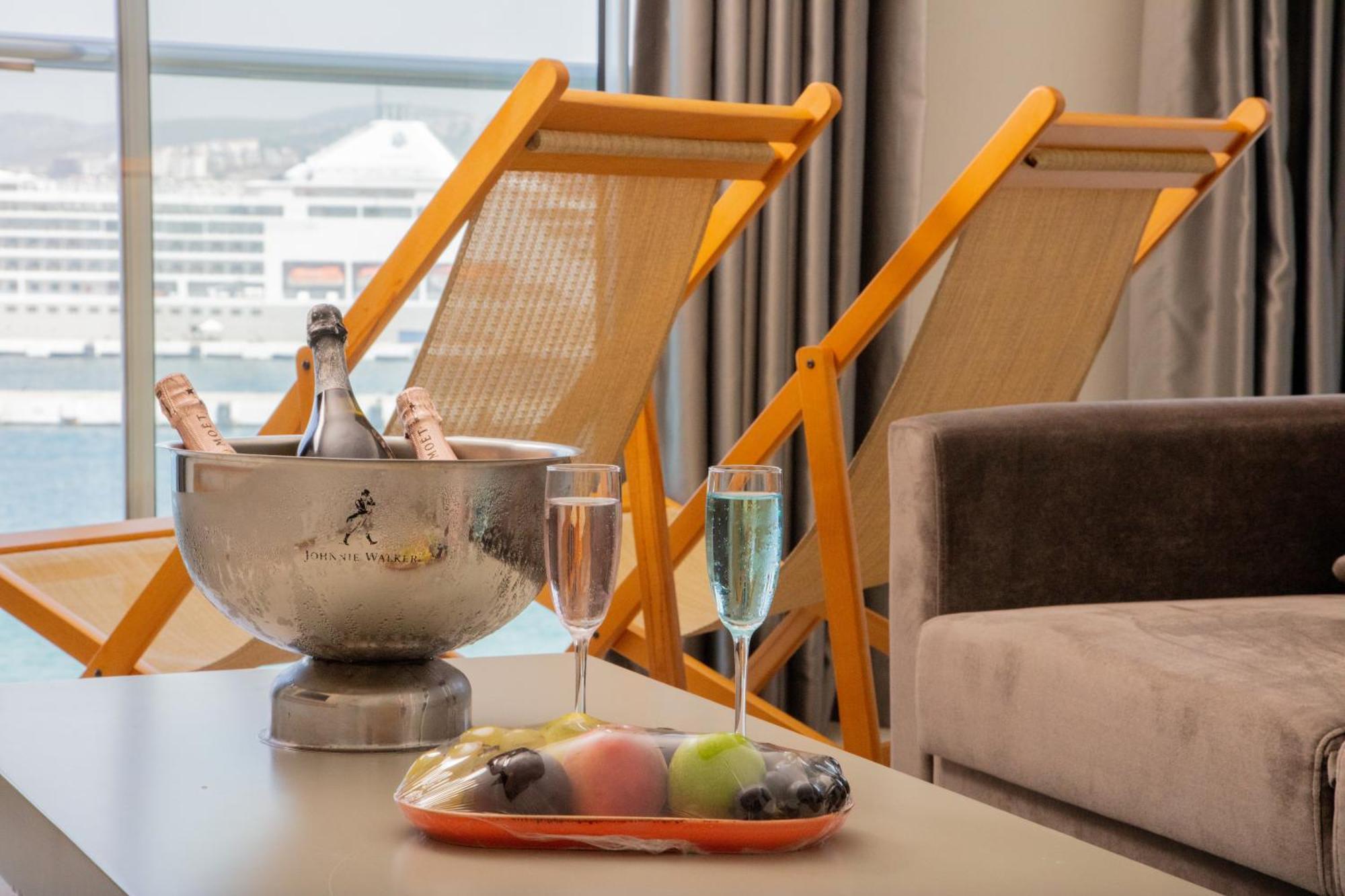 Efe Hotel Кушадасы Экстерьер фото