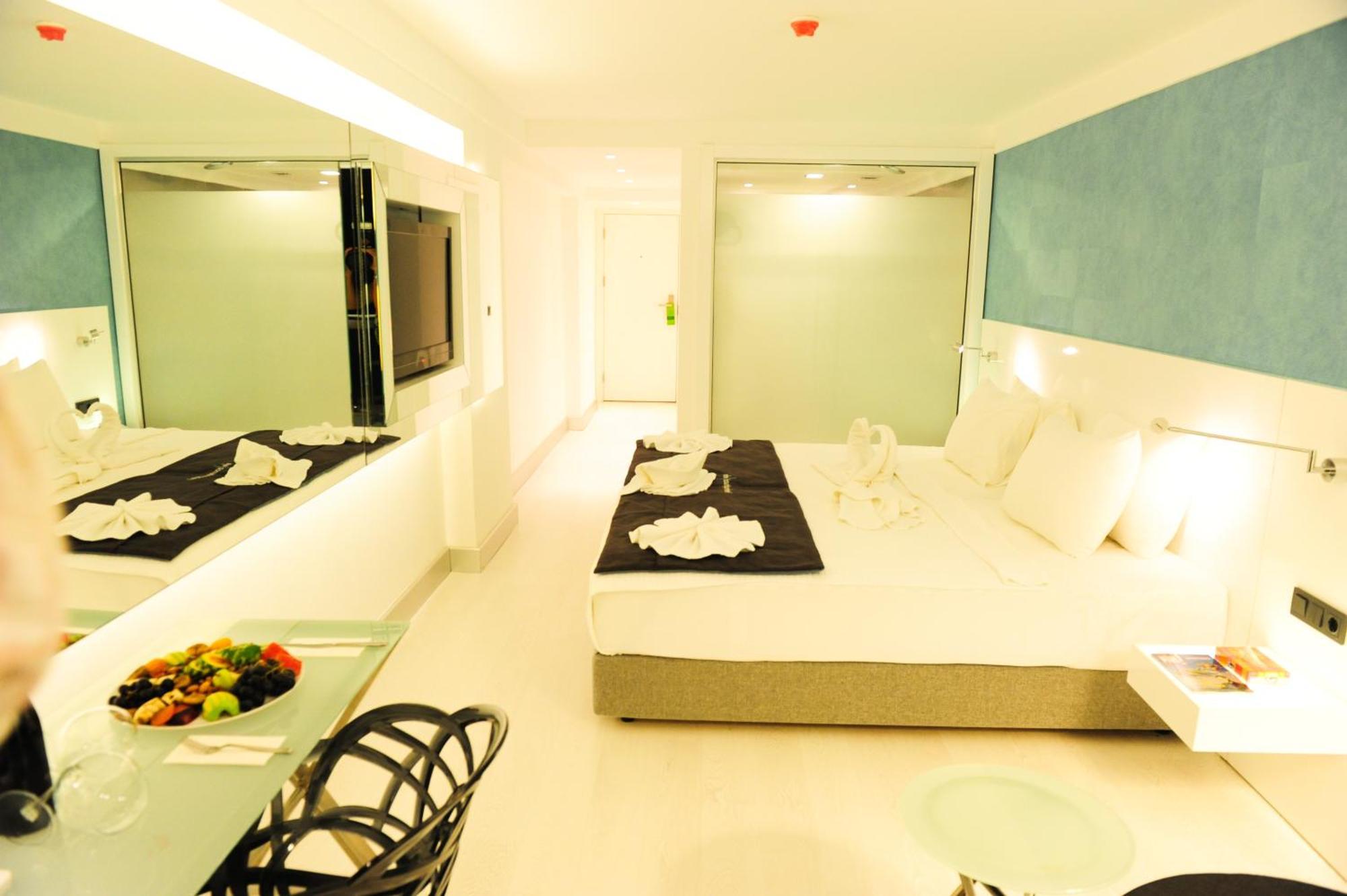 Efe Hotel Кушадасы Экстерьер фото
